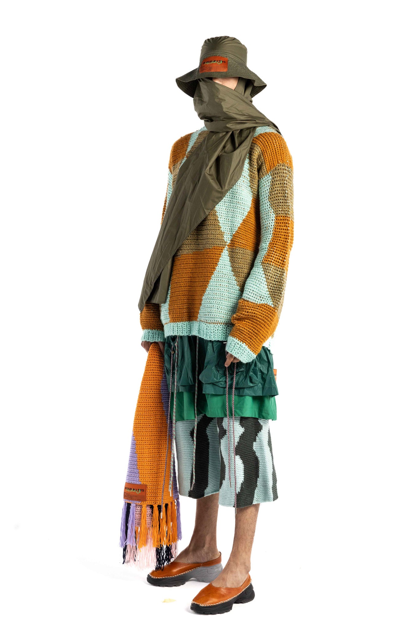 BANHA SWEATER