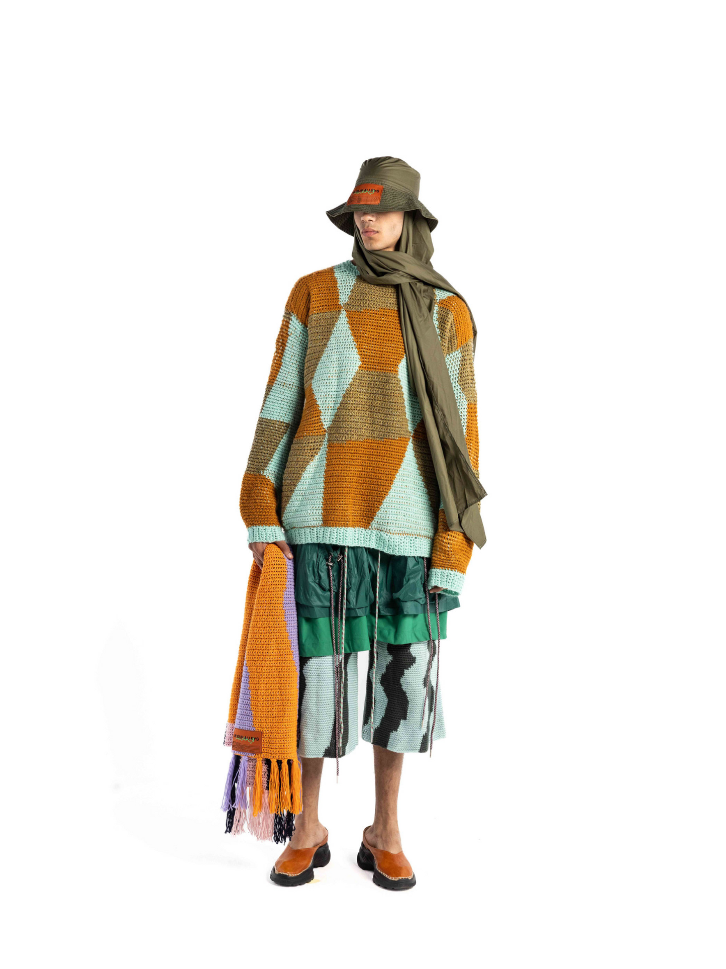 BANHA SWEATER